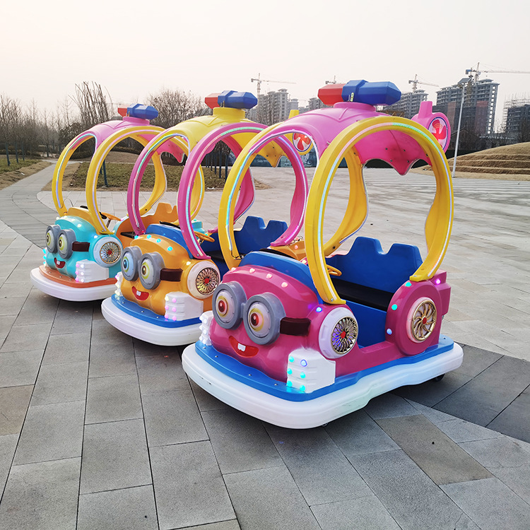 Vehículo todoterreno al aire libre para niños karting eléctrico mayorista para dos personas puede sentarse en línea cuadrada popularidad de los fabricantes de automóviles de choque