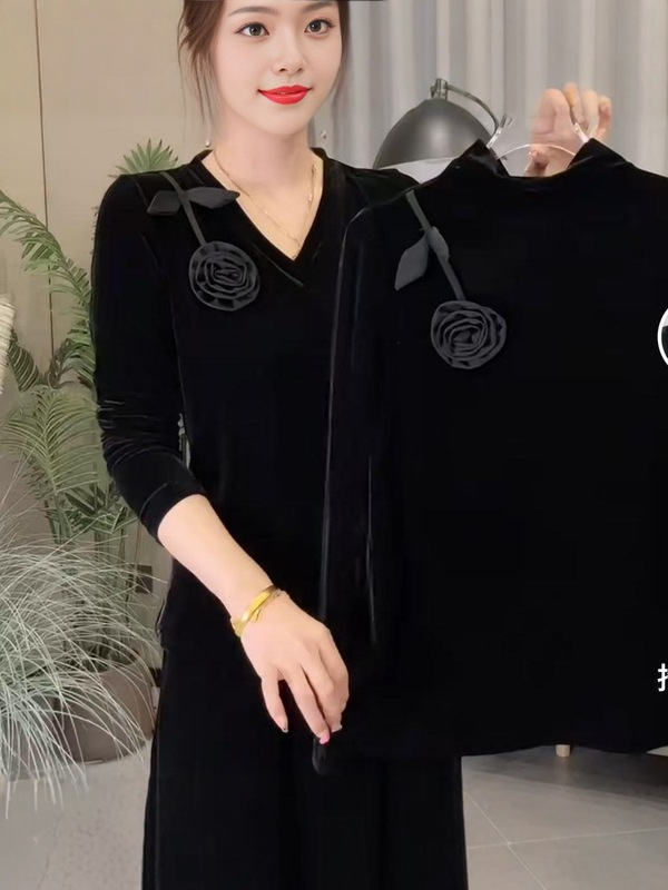 一件代发直播爆款2025秋季款百搭洋气一支花朵丝绒气质女人味上衣|undefined