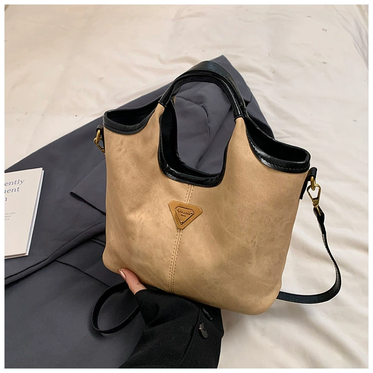 Universal shoulder bag, demi-season capacious one-shoulder bag, high-quality style