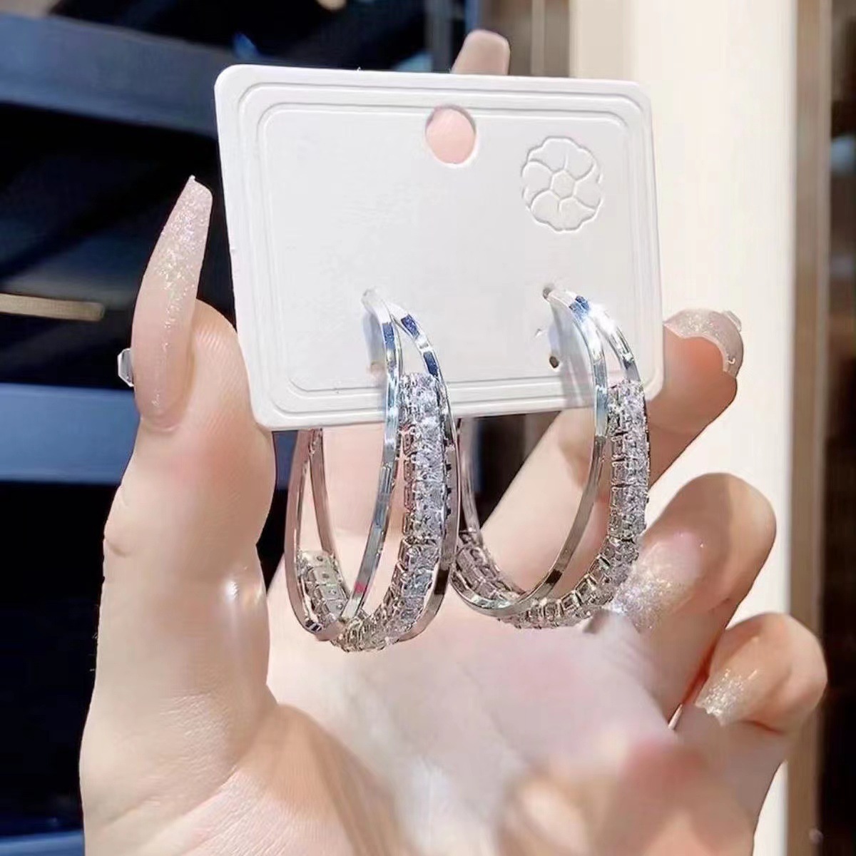 E2702 Silver White