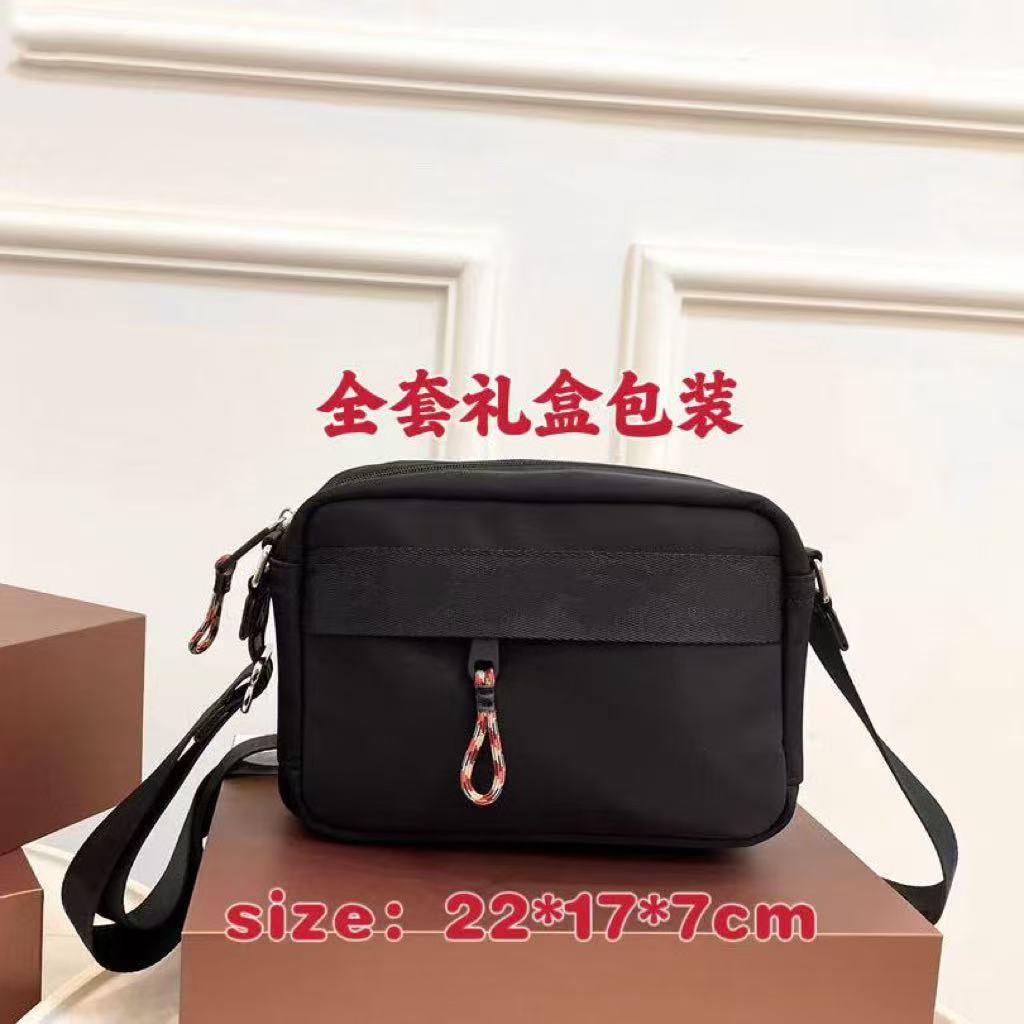 New Oxford cloth crossbody bag, versatile classic camera bag, unisex shoulder bag, Oxford cloth travel bag.