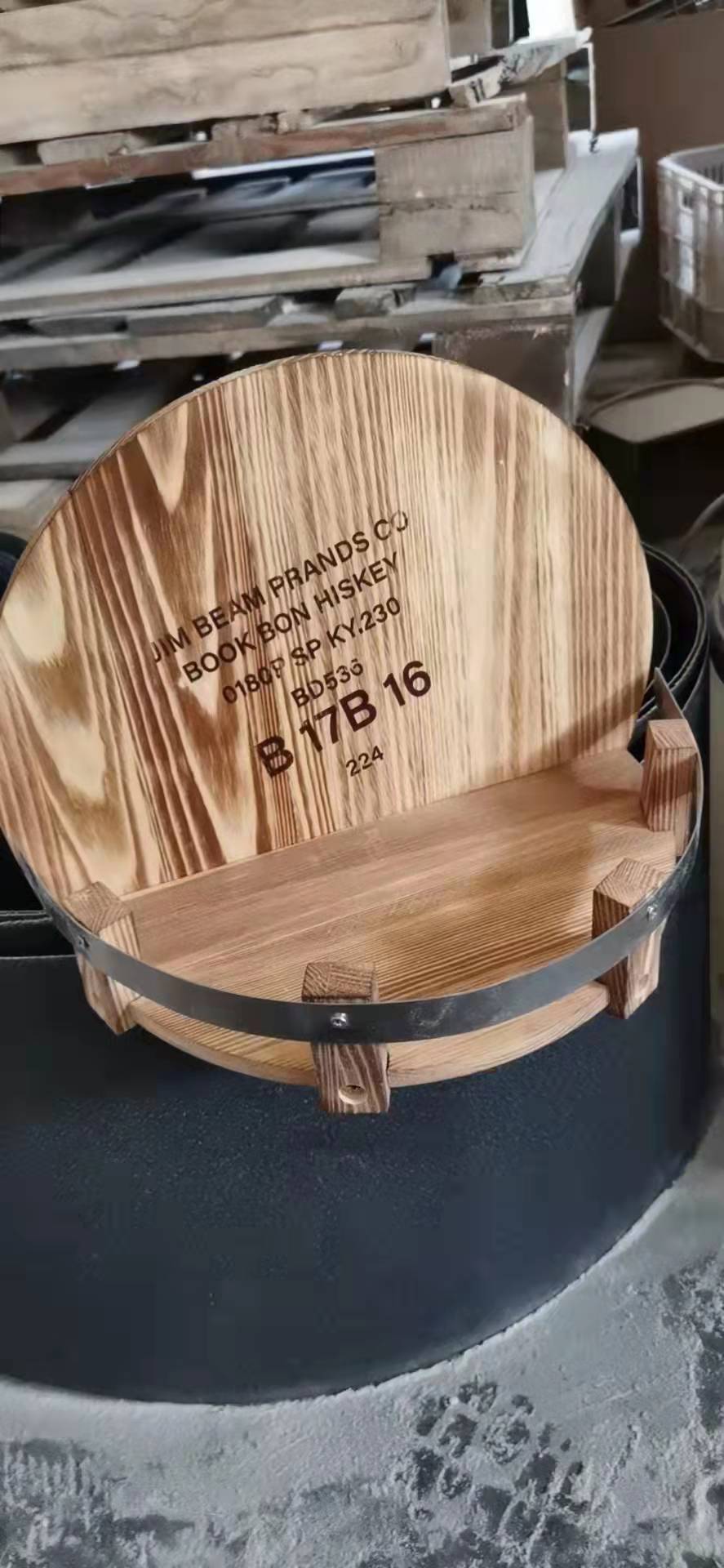 가벼운 럭셔리 레트로 와인 스탠드