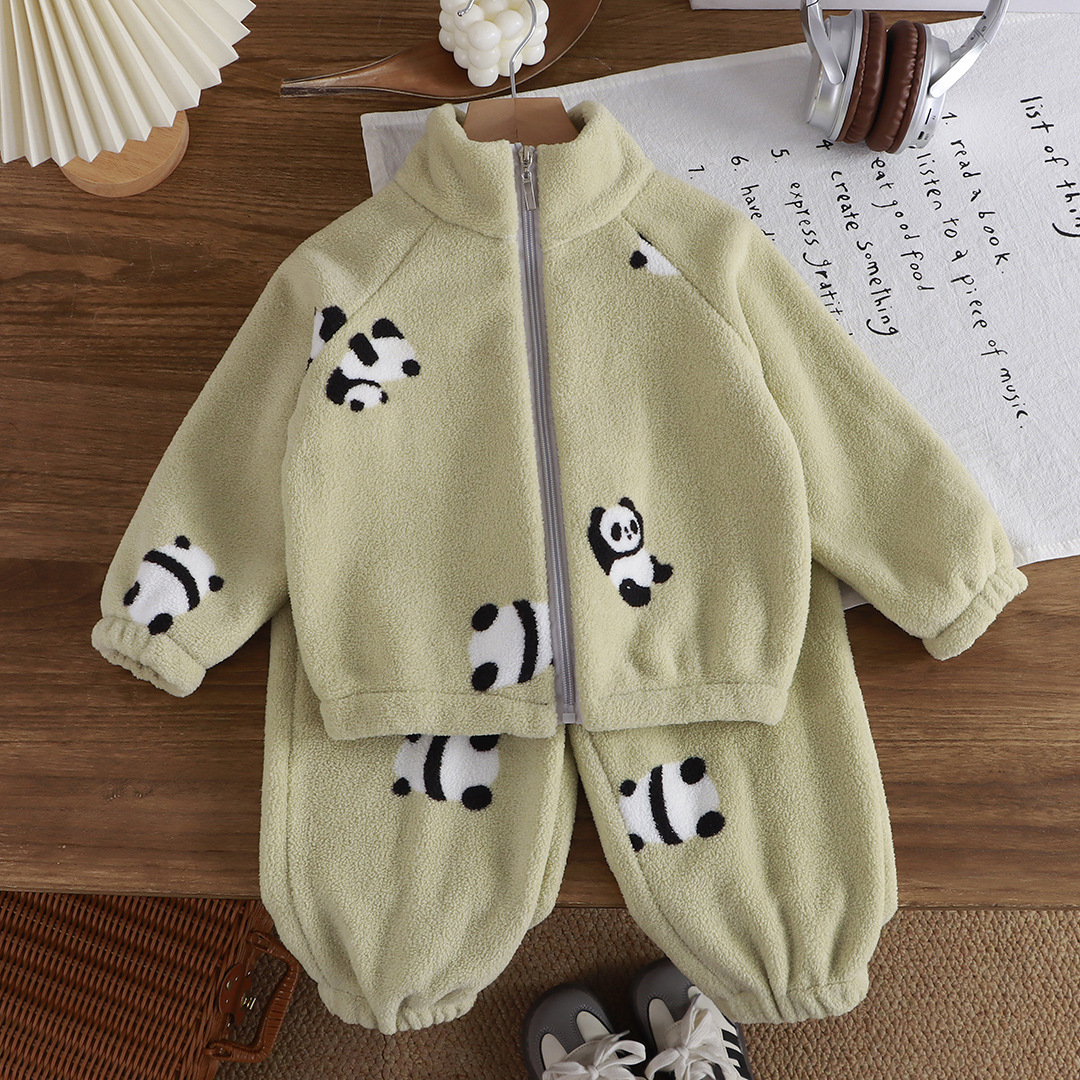 Invierno nuevo terciopelo grueso ropa de hogar para niños, hombres y mujeres, niños y niñas con un conjunto de calor coreano de ropa infantil al por mayor