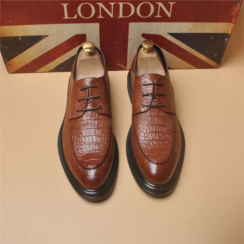 2024 мужской новый британский стиль острый бизнес повседневная кожаная обувь коричневый ретро внутренняя корейская мужская обувь свадебная обувь