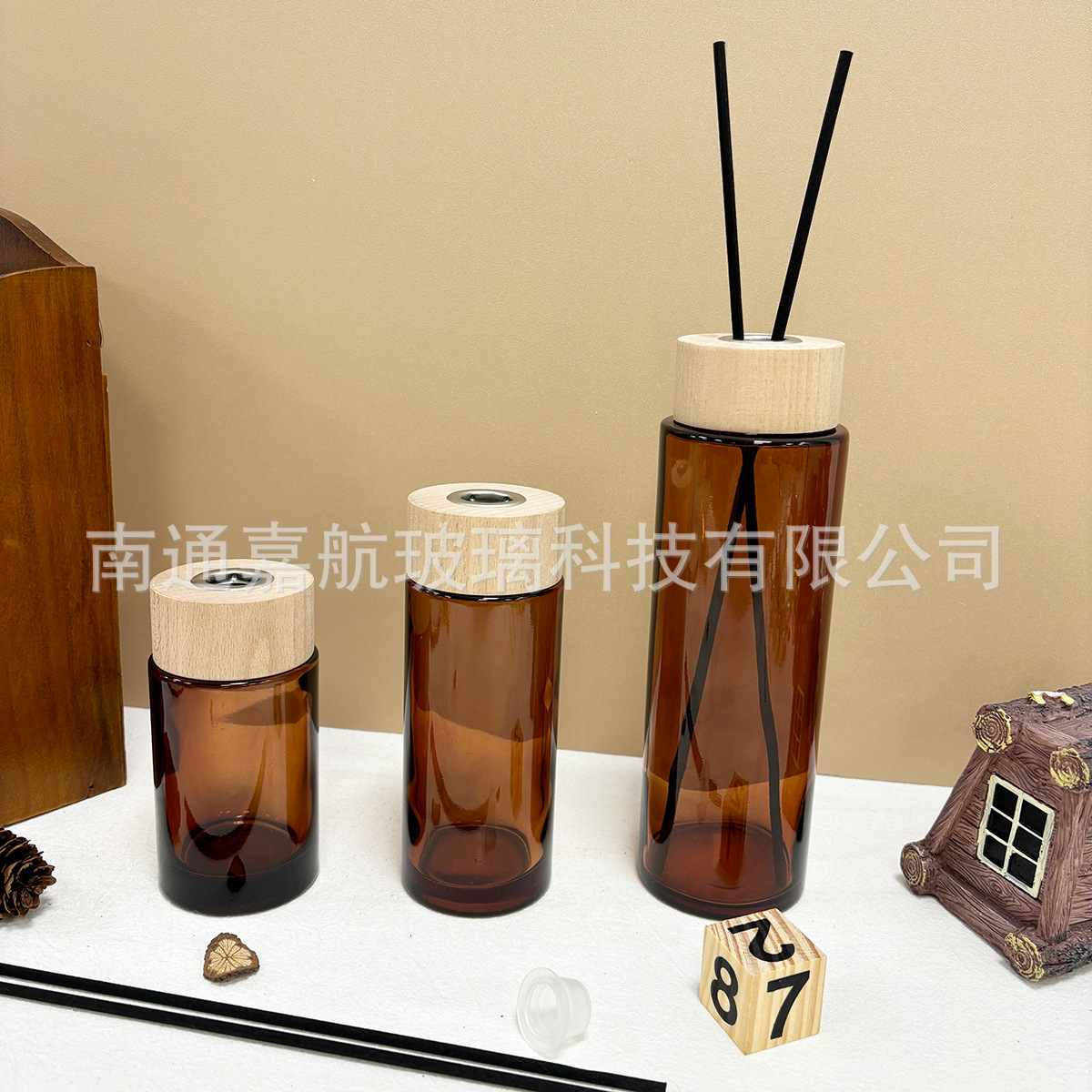 Botella cilíndrica al por mayor de múltiples especificaciones sin fuego botella de vidrio perfumada fragancia dividida decoración del dormitorio columna volatilizada botella vacía