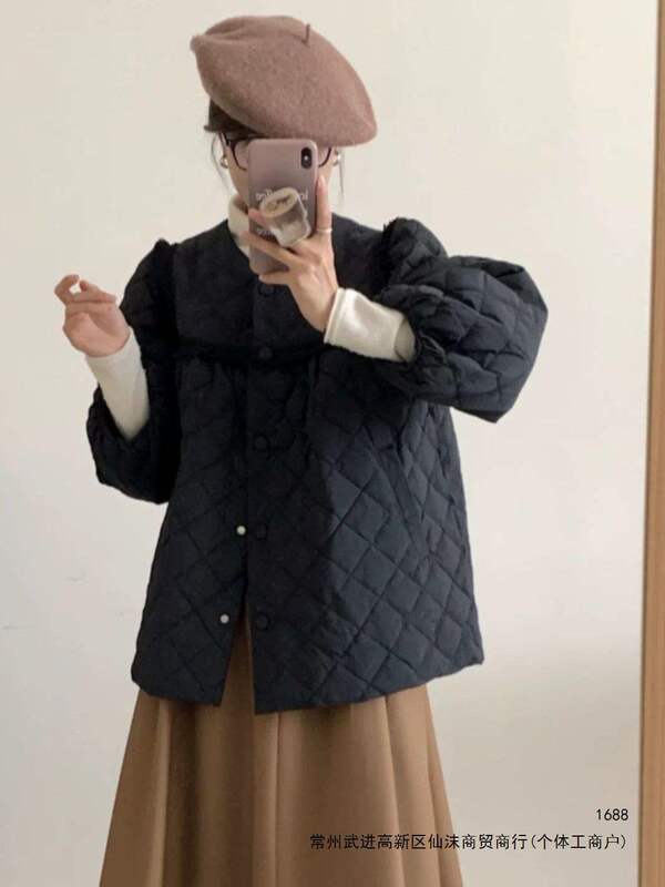 2026 Winter New Korean Original Diamond Pattern Puff Sleeve Down Jacket for Women, Round Neck, Tassel Design, Lightweight Coat 2026 Winter New Korean Original Diamond Pattern Puff Sleeve Down Jacket for Women, Round Neck, Tassel Design, Lightweight Coat