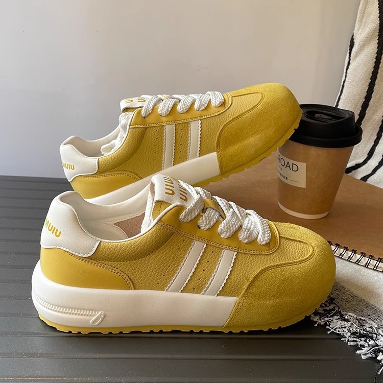 Zapatos blancos pequeños, zapatos de entrenamiento alemanes para mujer, primavera y verano de 2025, nuevos zapatos deportivos de suela suave transpirables y cómodos de cuero, zapatos individuales de todo fósforo