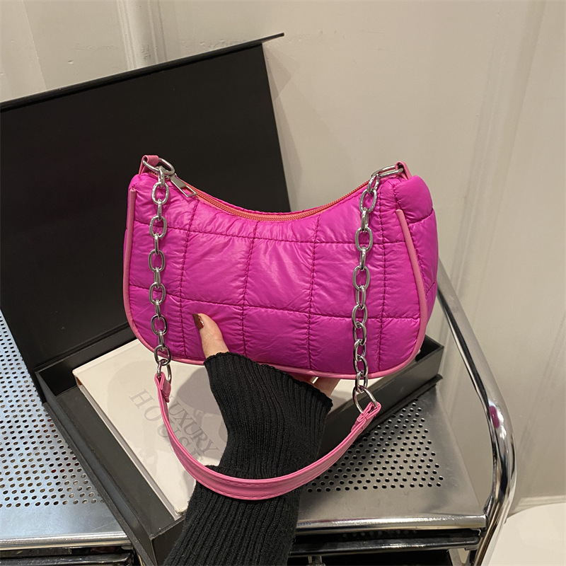 2024 moda de invierno minimalista cadena cuadrada de color sólido tendencia de brazo femenino de hombro pequeño bolso cuadrado femenino