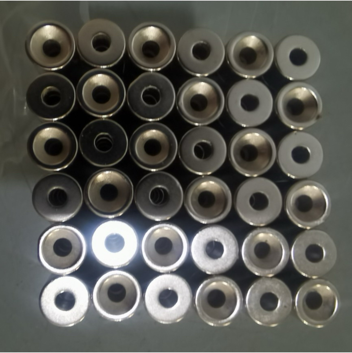 厂家批发供应圆环磁铁N12乘3的沉头空磁铁镀镍性能35强磁吸铁石