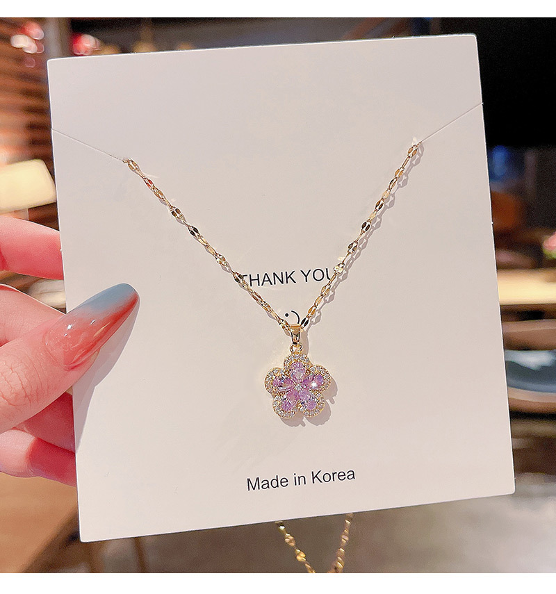 Korean Flash Diamond Crystal Zircon Flower Pendant Titanium Steel Necklace Wholesale Nihaojewelry display picture 4