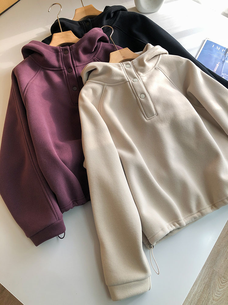 レトロな半高襟の帽子とベルベットの女性! 24冬には、保温カバーのカジュアルフードの上着を厚くする