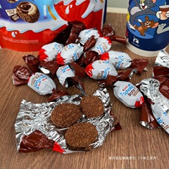 キンダー キンダー クリスピーココアクリーム チョコレートボール ウエハース ミニサンドイッチ スナック ファニーエッグ 子供用