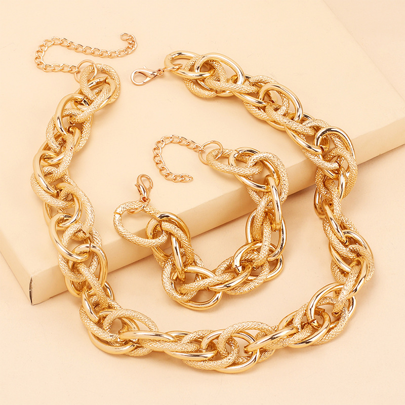 Personalized Golden Exaggerated Aluminum Chain Choker Necklace Bracelet Combination Set Wholesale display picture 4