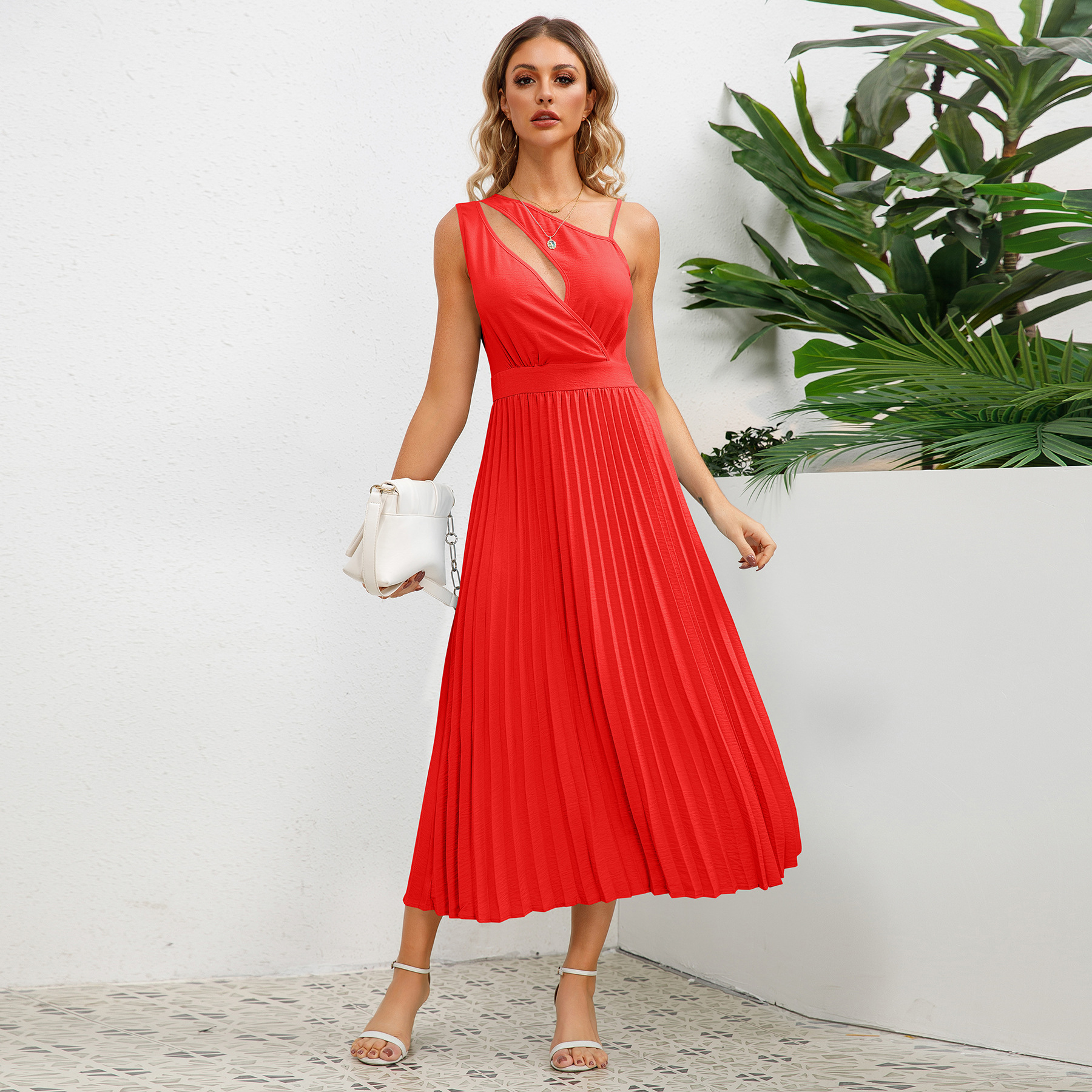 Women's Regular Dress Simple Style Oblique Collar Pleated Sleeveless Solid Color Midi Dress Masquerade display picture 9