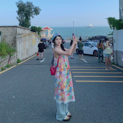 夏のかわいい花柄のストラップのワンピースは旅行の甘い減齢の甘いかわいい大衆のデザイン感の女性をかぶせます。