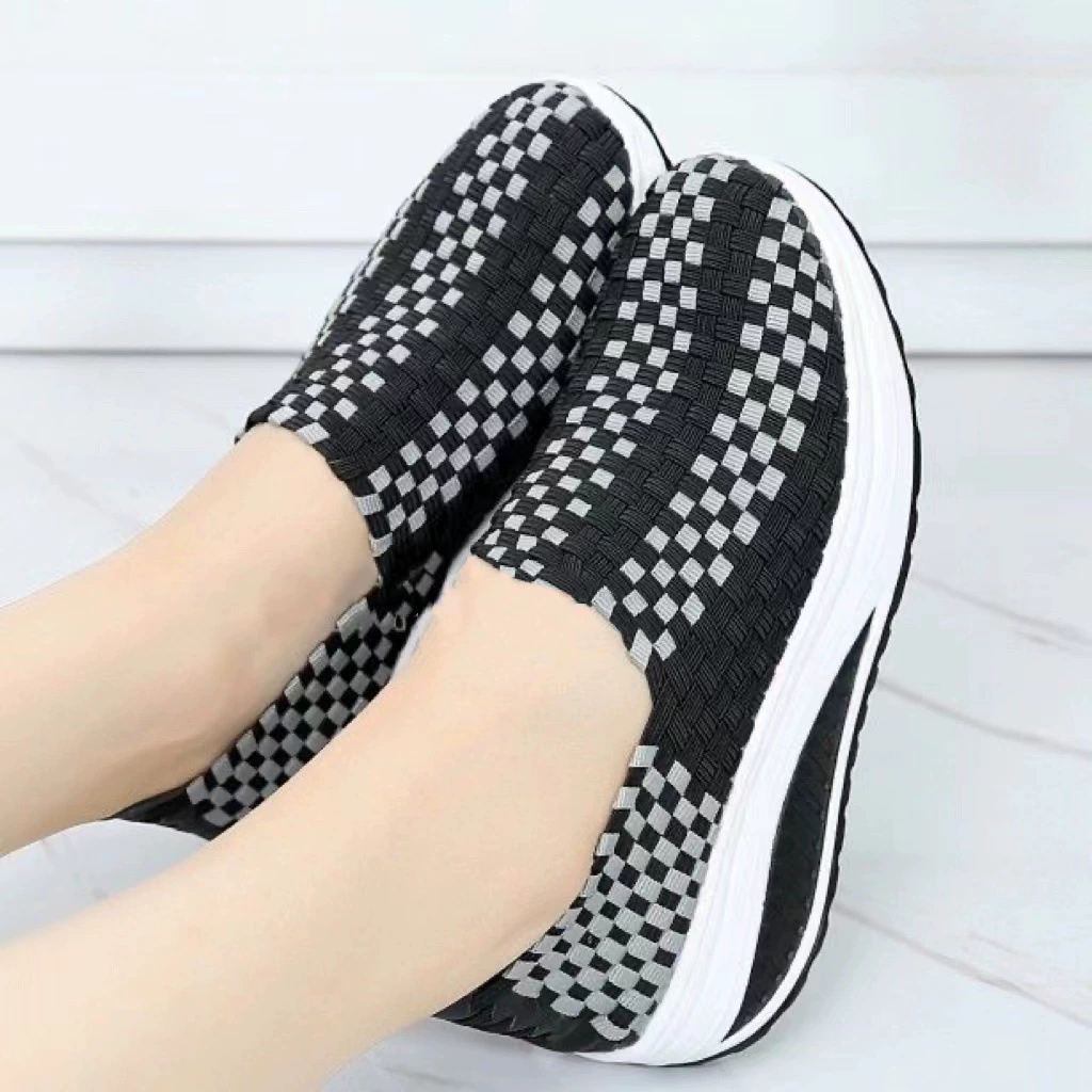 2024 Amazon независимая станция AliExpress уличная женская обувь 42 размера трансграничная оптовая продажа обувь качалки кроссовки с кексами