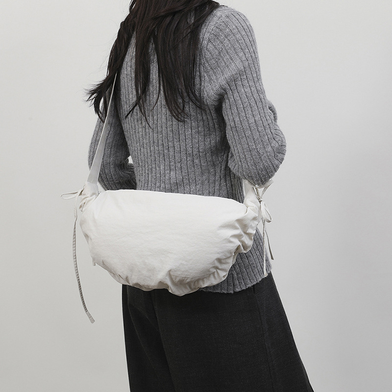 Bolso Bandolera Tipo Albóndiga de Nylon Plisado con Cierre para Uso Diario
