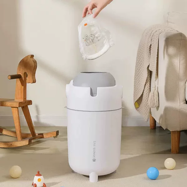 Household diaper trash bin, large-capacity round bin, silent opening and closing, bathroom handle paper basket, light luxury and silent