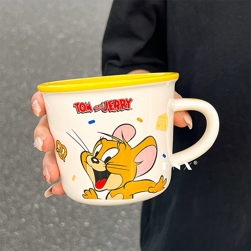 Керамическая кружка (Tom and Jerry), 330 мл, мультяшный дизайн, цветной ободок
