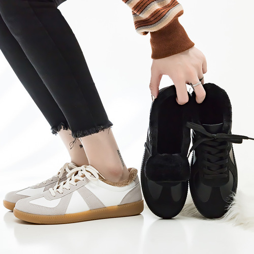 New winter couple's moral training shoes, women's all-match flat casual sneakers, plus velvet warm cotton shoes, white shoes F8821