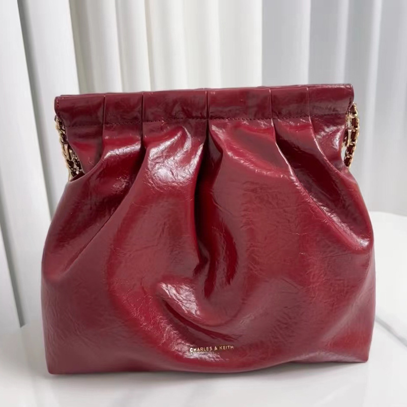 Little C's 2026 New Model Handbag Underarm Hobo Bag Quilted Chain Tote Bag Fashionable Large Capacity Trash Bag Trend Little C's 2026 New Model Handbag Underarm Hobo Bag Quilted Chain Tote Bag Fashionable Large Capacity Trash Bag Trend