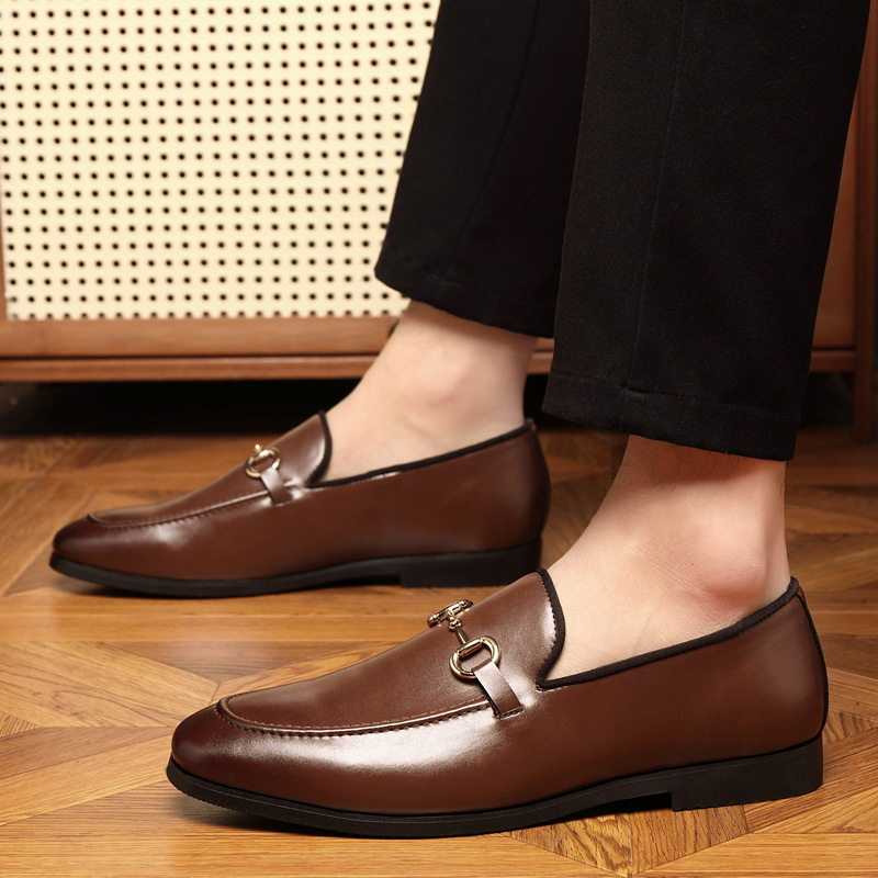 Zapatos de cuero de negocios transfronterizos de gran tamaño para hombres nueva moda hebilla de caballo zapatos Lefu comercio exterior versión coreana de zapatos de cuero perezosos