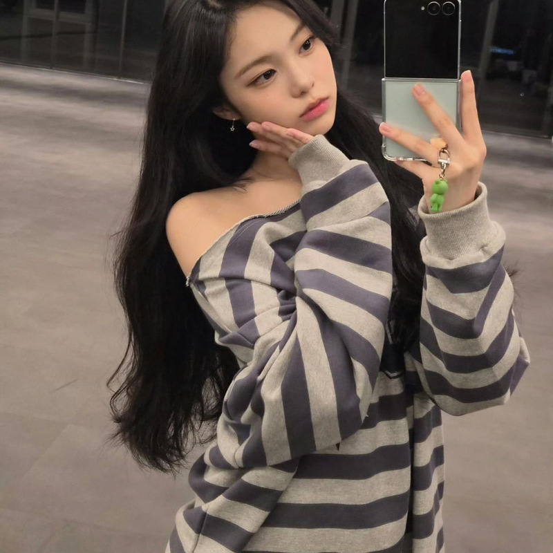 In-Stock Ian Zheng Yian Same Style Korean Designer Trendy Brand Loose Off-Shoulder Striped Sweatshirt for Women, Slimming Top