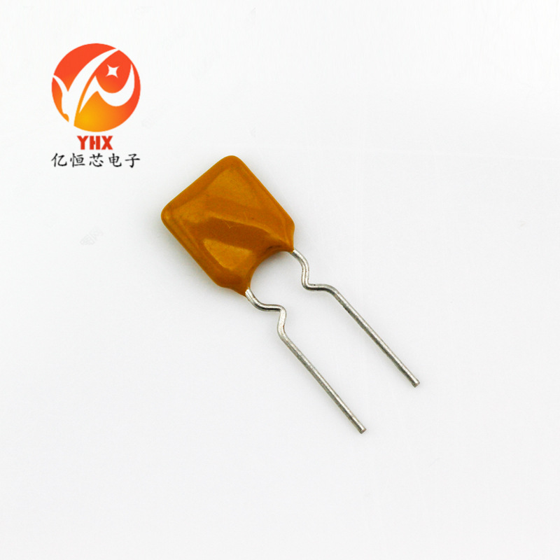 RUEF135 30V 1.35A 1350MA TYCO 泰科自恢复插件保险丝直插保险管