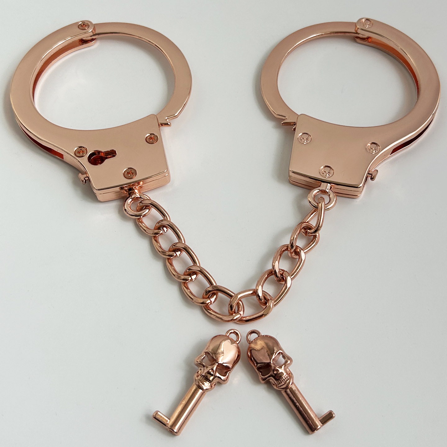 Juguetes esposas guión sala de asesinatos accesorios pulsadas de acero inoxidable pareja esposas de hierro aleación engrosada esposas de pies bloqueados niños
