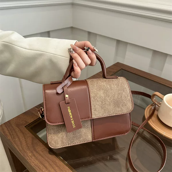 Niche Design Portable Small Bag Women's 2024 Winter New Fashionable Commuter Small Square Bag High Beauty Shoulder Bag