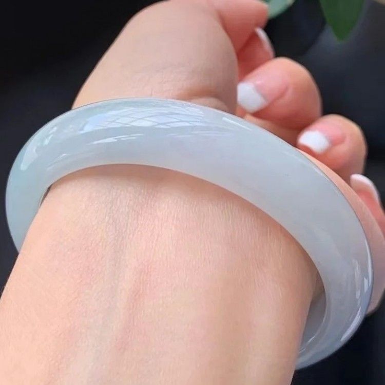 Vòng tay ngọc bích tự nhiên Miến Điện phong cách cổ xanh nước đá chi tiết 4