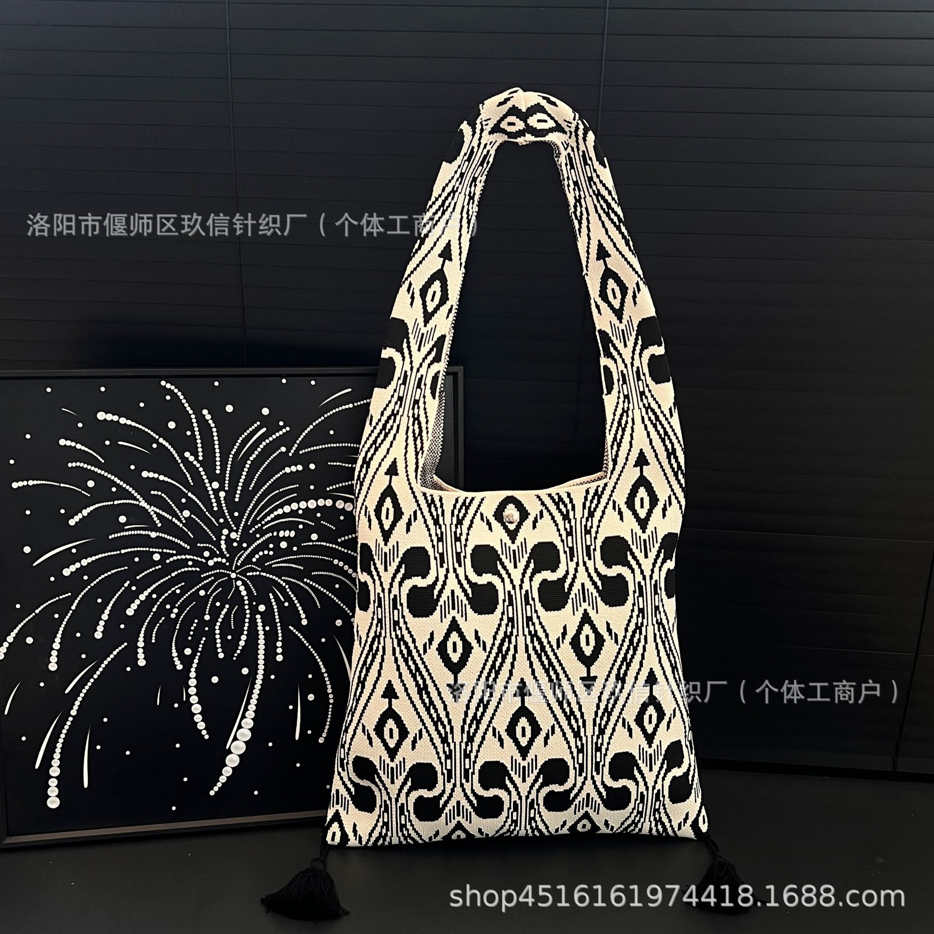 Adelaide T bag No. 7 (including tassels)
