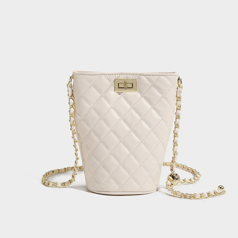 New Small Handbag for Women 2026 Trendy Korean Style Versatile Crossbody Shoulder Chain Quilted White Fairy Bag