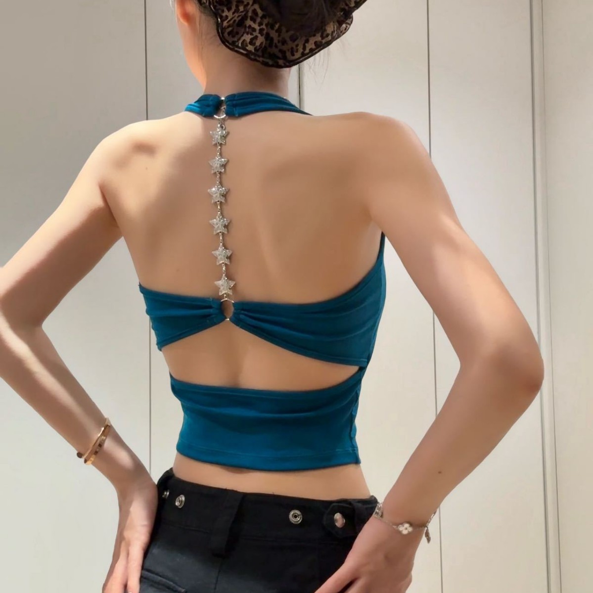 Koreanisches Neckholder-Top mit Kettenmuster, sexy rückenfreies Tanktop mit BH-Polsterung, trägerloses Top für Damen_voghion.com