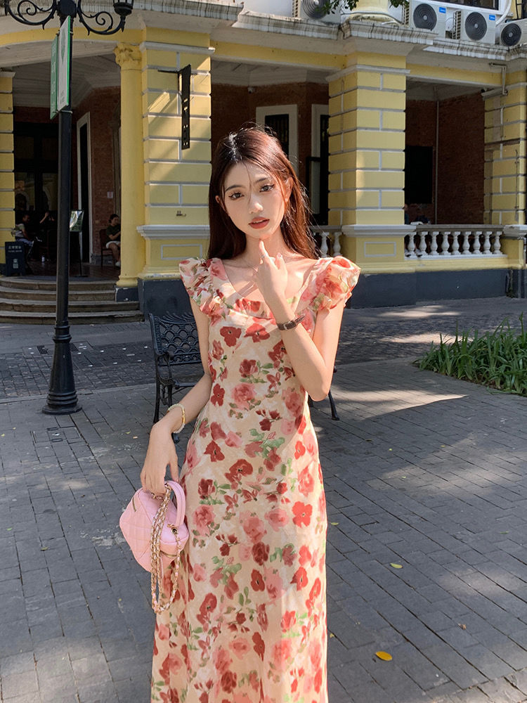 法式复古碎花连衣裙女夏季2025新款飞飞袖设计感收腰显瘦字长裙-阿里巴巴