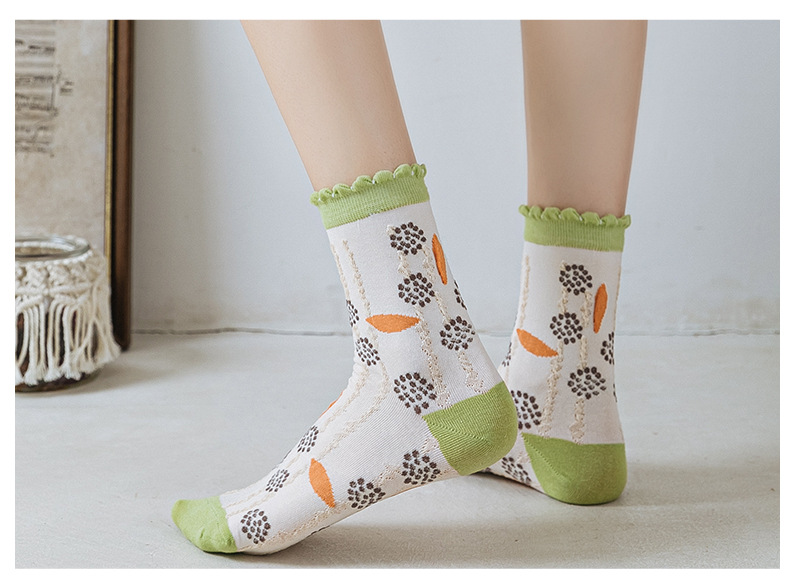 Women's Fashion Flower Nylon Cotton Jacquard Crew Socks 2 Pieces display picture 6