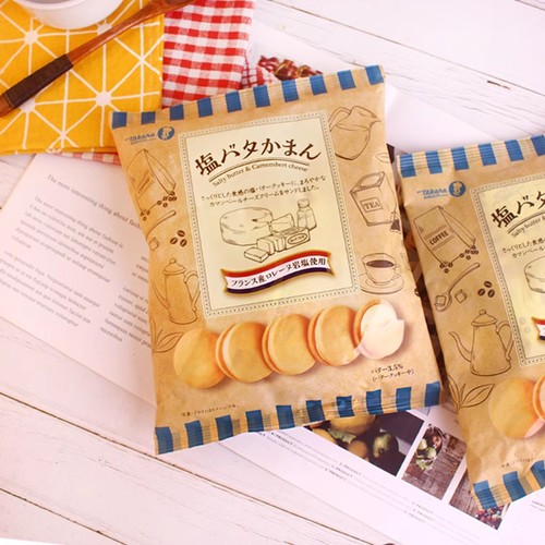 Japanese imported snacks Takara treasure rock salt butter flavor sandwich biscuits Internet celebrity food 137g