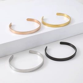 挂饰挂件;手链;项链