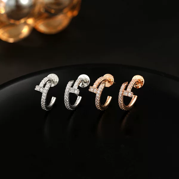 New exquisite and versatile full-diamond high-end stud earrings, light luxury, simple and stylish, fashionable and unique earrings