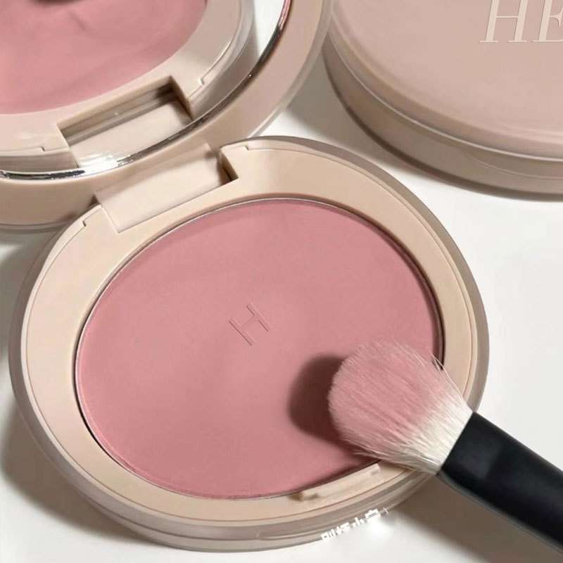 Dulce flor cara niebla color rubor baja saturación maquillaje desnudo natural puro quiero maquillaje expansión color convergencia color monocromo Rouge