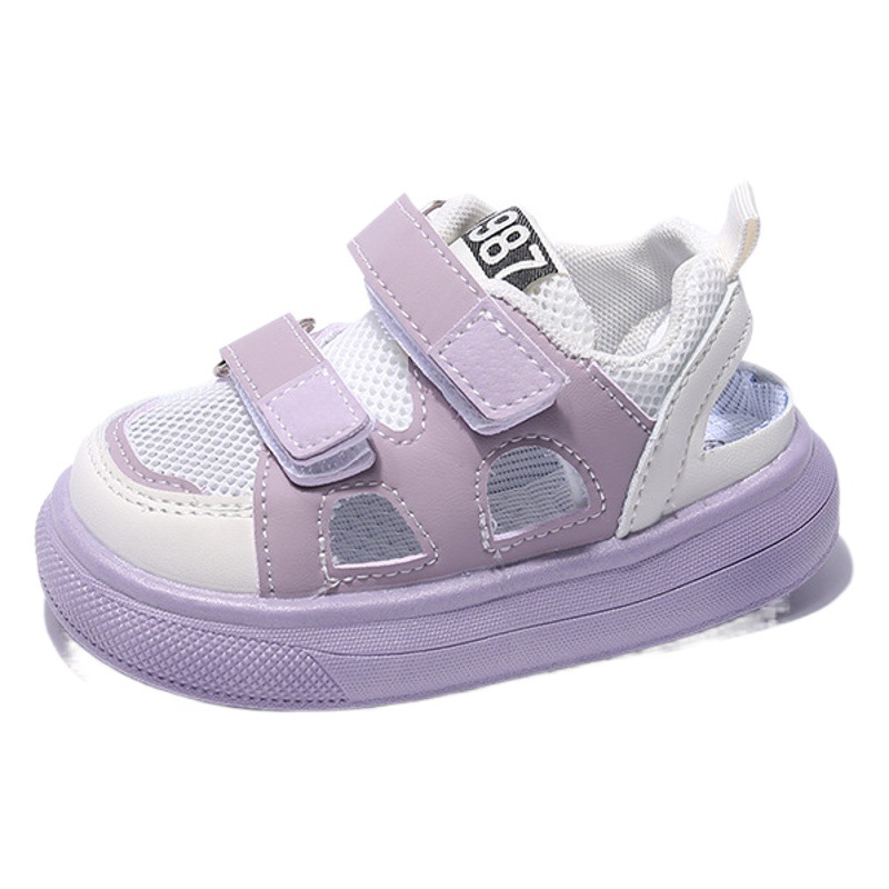Sandalias de verano 2025 para niñas, zapatos de malla hueca con suela blanda para bebés, sandalias deportivas de malla transpirable para bebés y niños.