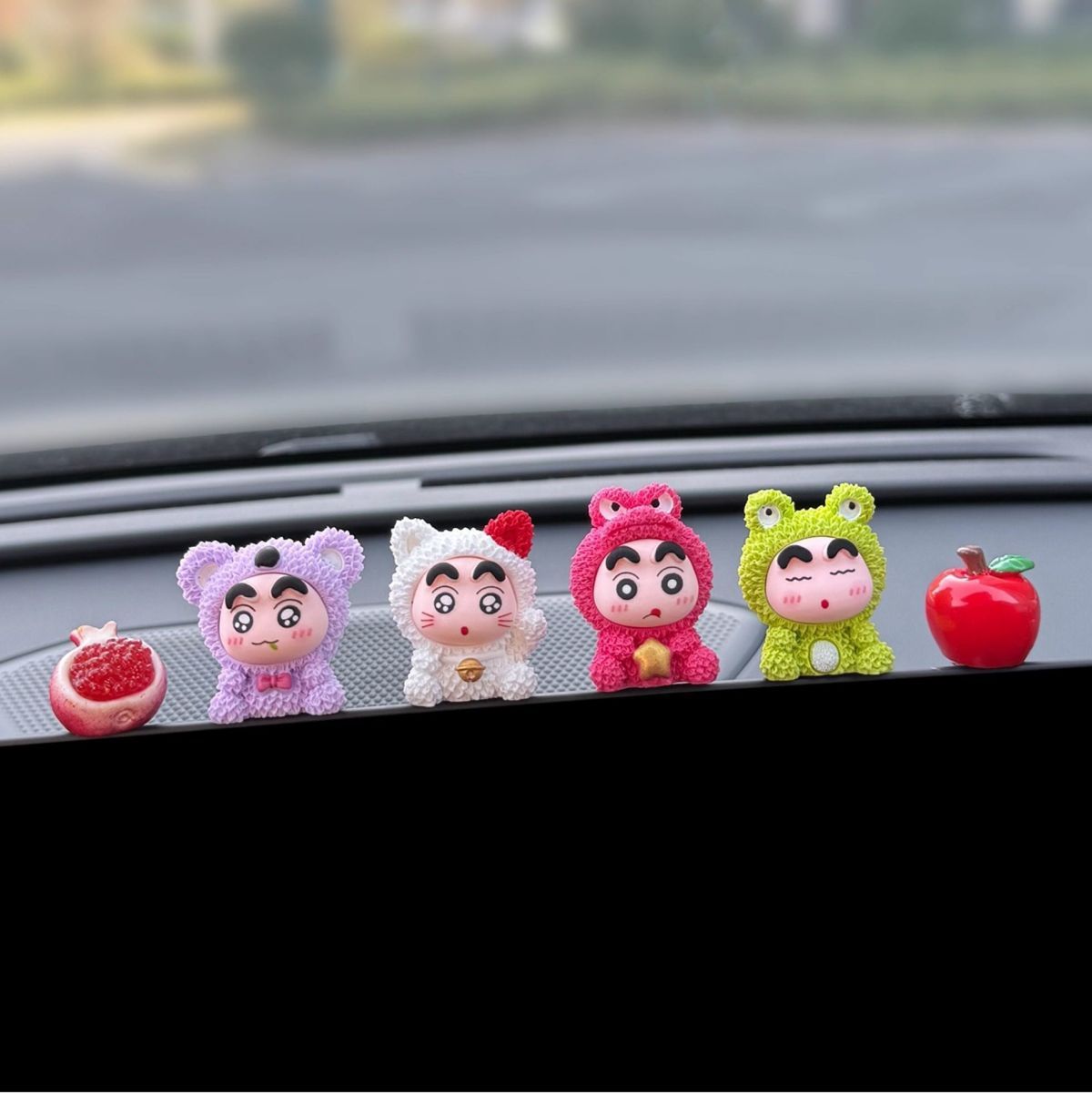 Car Dashboard Decoration Crayon Shin-Chan Car Interior Decoration 2026 Trendy New Cute Female Model