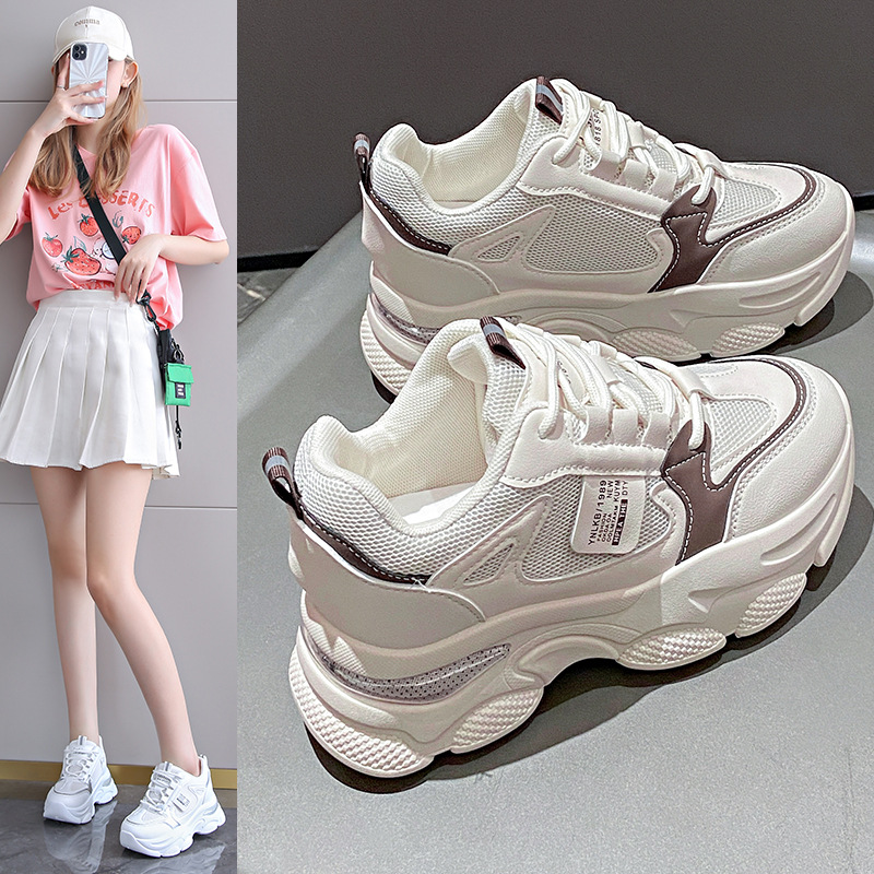 Zapatos respirables de tela de tela de fondo grueso para mujeres 2025, nuevos zapatos deportivos casuales de primavera y verano para mujeres.