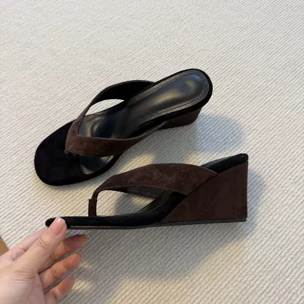 High-Heeled Flip-Flops 2026 New Summer Style Height-Increasing Fashionable Casual Toe-Clip Thick-Soled Wedge Sandals for Women to Wear Outside