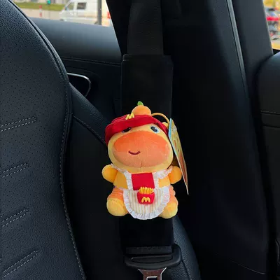 Authentic Capybara Lulu Car – Seat belt shoulder pad - maimai-suit-sitting-lulu-black-velvet-shoulder-pads-no-specifications