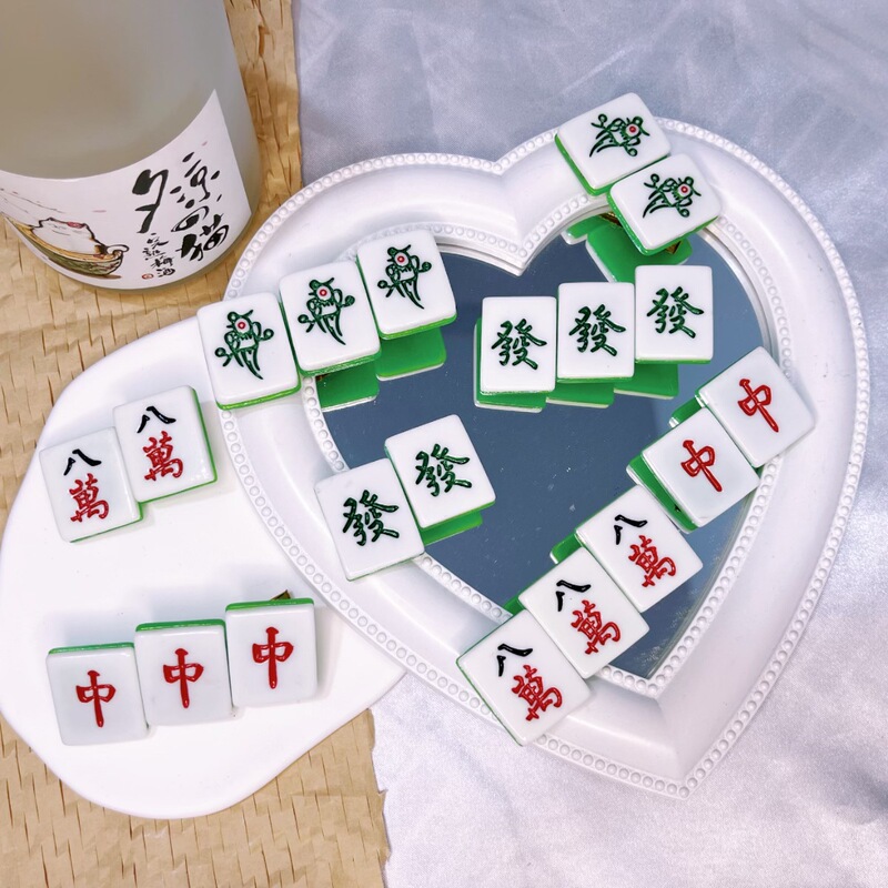 Cartoon simulation mahjong red fortune hairpin fun funny side clip cute creative bangs clip hair accessories headdress Cartoon simulation mahjong red fortune hairpin fun funny side clip cute creative bangs clip hair accessories headdress