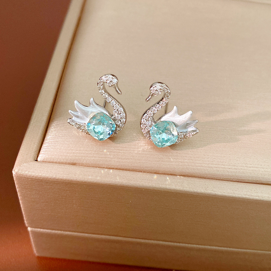 Aguja de plata Zircon pequeño cigne pernos de moda temperamento simple diario aretes versátiles ligeros de lujo alta sensación de auriculares al por mayor image 7