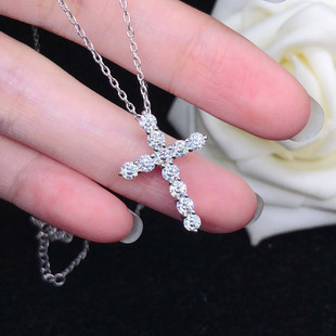 A generation of 925 silver Mosan diamond necklace cross broken diamond pendant necklace 18K gold moissanite necklace
