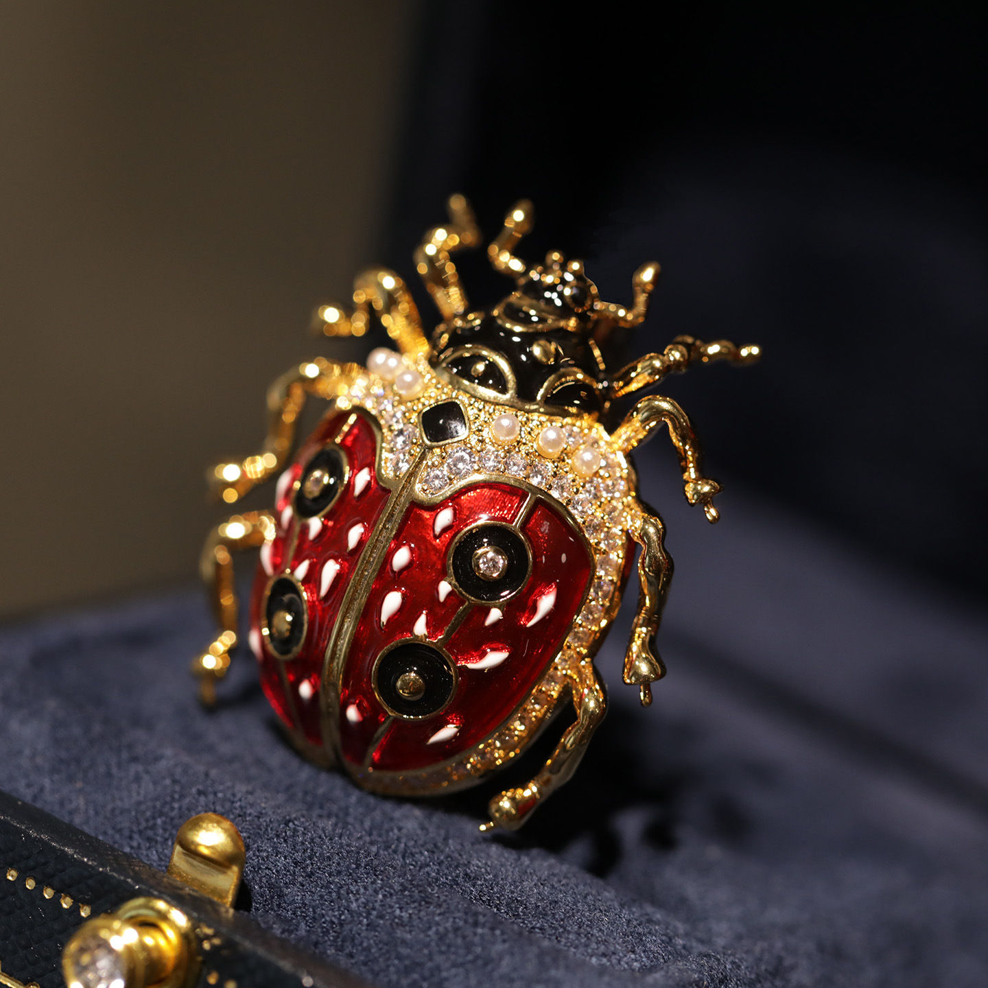 Xi Liang Feizi Original Design Cute Enamel Ladybug Brooch Personalized Fashion Clothing Accessories Insect Corsage