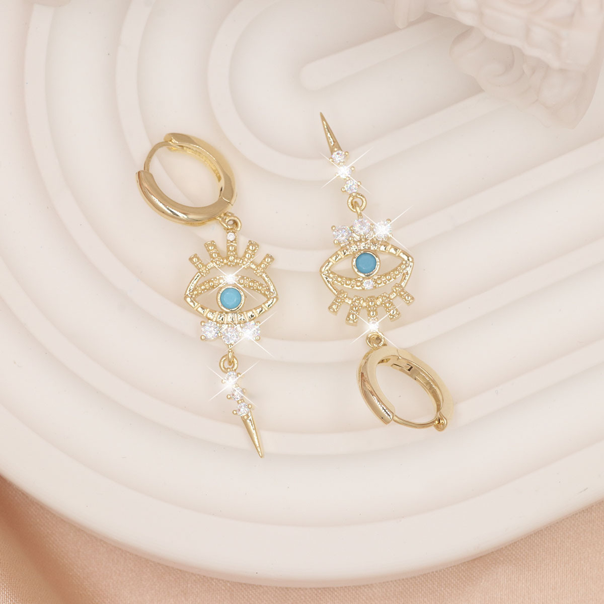 Copper Eye-shaped Hoop Earrings With Zircon For Women Jewellery_voghion.com